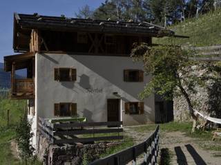 Sanierung /Risanamento, Architekturbüro KIENZL studio di architettura Architekturbüro KIENZL studio di architettura Rustic style house