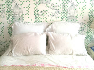 Dotty Bird Wallpaper, Laura Felicity Design Laura Felicity Design Paredes e pisos modernos