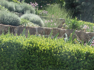 Jardim de aromáticas, andré nascimento-arquitetura paisagista andré nascimento-arquitetura paisagista Giardino in stile mediterraneo