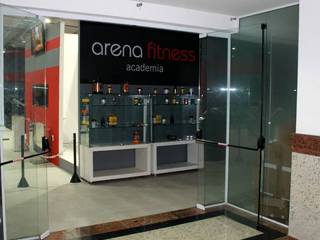 ACADEMIA ARENA FITNESS, MARLON TIRAPELI design de interiores e arquitetura MARLON TIRAPELI design de interiores e arquitetura Espacios comerciales