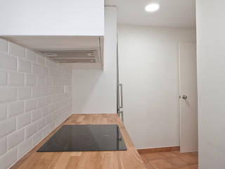 Reforma de cocina en calle Concepción Arenal de Barcelona, Grupo Inventia Grupo Inventia Kitchen Tiles