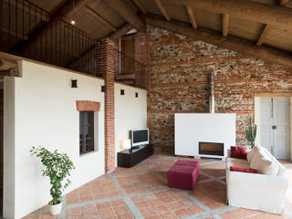 Cascina Oropa, Marco Tacchini Fotografo Marco Tacchini Fotografo Living room