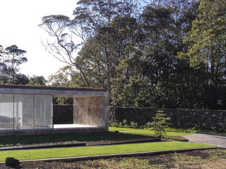 A Glass House, ARCO mais - arquitectura e construção ARCO mais - arquitectura e construção ミニマルな 家 鉄筋コンクリート