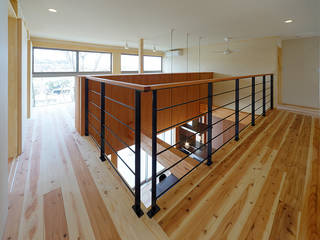 T-house, coil松村一輝建設計事務所 coil松村一輝建設計事務所 Eclectic style corridor, hallway & stairs