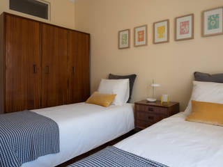 50s Apartment (Serviced) - Lisbon, MUDA Home Design MUDA Home Design غرفة نوم