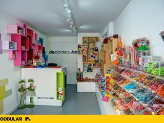 Moodular - Loja Doce ao Cubo, MOODULAR MOODULAR Commercial spaces