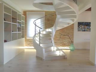 Abitazione ristrutturata in stile rustico/moderno, Nadia Moretti Nadia Moretti Modern Corridor, Hallway and Staircase