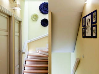 The way of living (2 этаж и мансарда), Marina Sarkisyan Marina Sarkisyan Eclectic corridor, hallway & stairs