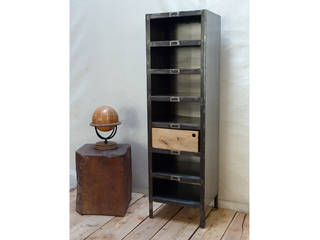 Mobilier Industriel, factorychic. factorychic. クラシカルスタイルの 寝室