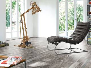 homify Rustikale Wände & Böden Holzwerkstoff Grau