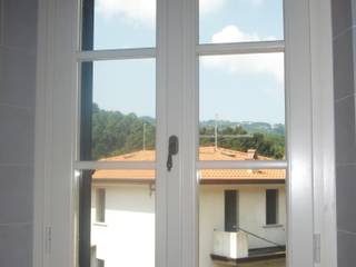 Finestre, Falegnameria Martinelli Sergio Falegnameria Martinelli Sergio Classic windows & doors Wood