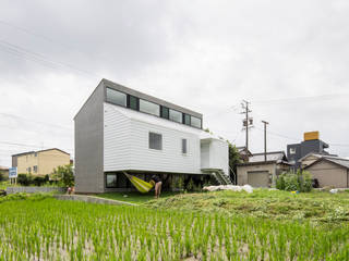 KAWATE, 武藤圭太郎建築設計事務所 武藤圭太郎建築設計事務所 Casas modernas: Ideas, imágenes y decoración Metal