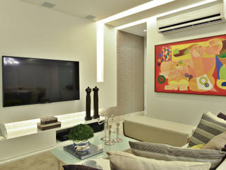 Apartamento J|R, Argollo & Martins | Arquitetos Associados Argollo & Martins | Arquitetos Associados Minimalist living room White