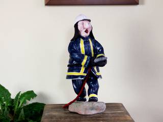 Skulptur "Feuerwehrmann", fair-art Steffen Karol fair-art Steffen Karol Ausgefallene Wohnzimmer Keramik