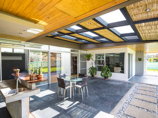 Casa P-M, J-M arquitectura J-M arquitectura Modern terrace