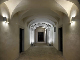 PALAZZO CANDELPERGHER, masetto snc masetto snc Classic style corridor, hallway and stairs