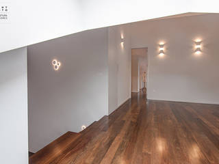 Casa JF02 - Ovar | Reabilitação de Moradia, ARKHY PHOTO ARKHY PHOTO Moderne Schlafzimmer