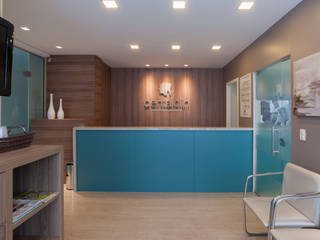 Clínica Odontológica, Pulse Arquitetura Pulse Arquitetura Gewerbeflächen Holz Blau
