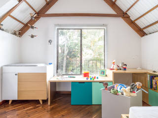 Habitación La Casa , nomo mobiliario nomo mobiliario Детская комната в стиле модерн Дерево Эффект древесины