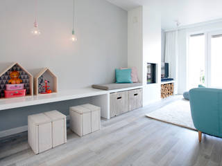 Een romantische woonkamer, Interieur Design by Nicole & Fleur Interieur Design by Nicole & Fleur Ruang Keluarga Gaya Country