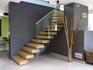 Escalier marche en porte à faux, Passion Escaliers Passion Escaliers Modern corridor, hallway & stairs