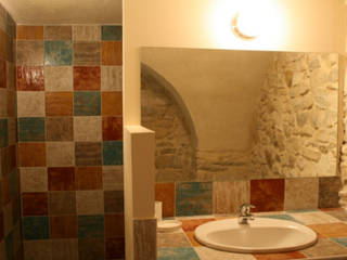 Des salles de bains très variées... un reflet de nos créations., JLP HOMEDESIGN JLP HOMEDESIGN Salle de bain méditerranéenne