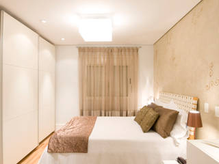 Apartamento em Moema, São Paulo, Liliana Zenaro Interiores Liliana Zenaro Interiores Modern style bedroom MDF Beige
