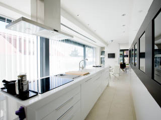 Vivienda unifamiliar minimalista, RENHOGAR RENHOGAR Kitchen