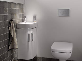 Ванные комнаты в условиях ограниченного пространства, BlueResponsibility BlueResponsibility Minimalist bathroom Bathtubs & showers