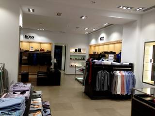 Hugo Boss. Puerto Banús, Led & Wind Led & Wind Commercial spaces