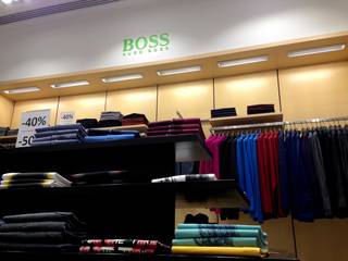 Hugo Boss. Puerto Banús, Led & Wind Led & Wind Espacios comerciales