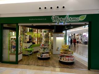 Parafarmacia Myrafarma. Fuengirola, Led & Wind Led & Wind Commercial spaces