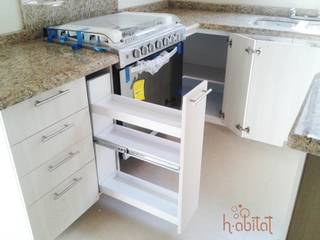 Cocina en Villas de Sayavedra, H-abitat Diseño & Interiores H-abitat Diseño & Interiores Modern Kitchen Plywood White