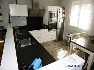 Cocina con marco lacado, Conarte cocinas Conarte cocinas مطبخ