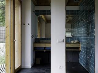 La Floresta (NOEM), NOEM NOEM Phòng tắm phong cách hiện đại