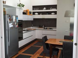 cucina bilune studio Modern Kitchen