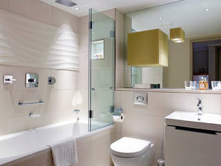 Bespoke folding glass bathscreens , Ion Glass Ion Glass Baños de estilo moderno Vidrio