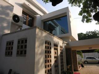 Stone Courtyard House, Ansari Architects Ansari Architects Maisons modernes