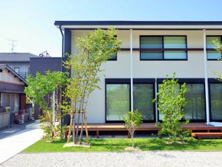 花水木と山法師の庭, 山佐の庭 ヤマサ種苗園 山佐の庭 ヤマサ種苗園 Moderne tuinen Hout Hout