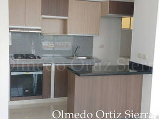 Cocina Integral para espacios reducidos., Cocinas Integrales Olmedo Ortiz Sierra Cocinas Integrales Olmedo Ortiz Sierra Moderne huizen Houtcomposiet Transparant