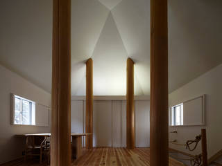 4-Column House, 大松俊紀アトリエ 大松俊紀アトリエ Livings de estilo minimalista Madera Acabado en madera