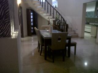 Home Interior Designing, Design Atellier Design Atellier Ruang Makan Klasik Kayu Buatan Transparent