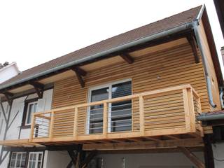 EXTENSION A STRASBOURG, Agence ADI-HOME Agence ADI-HOME Modern balcony, veranda & terrace Wood Wood effect