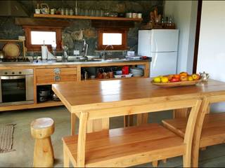 CASA DE CAMPO, VETA & DISEÑO VETA & DISEÑO Scandinavian style kitchen Solid Wood Multicolored