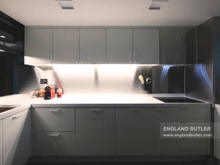 분당 K 하우스, 잉글랜드버틀러 잉글랜드버틀러 Modern kitchen Iron/Steel