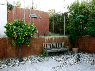 JARDIN DOMESTICO EN MONTE LOURIDO 2006, RUTH GUNDÍN VILLAR RUTH GUNDÍN VILLAR Modern Bahçe