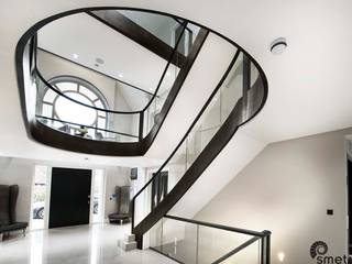 Radlett, Smet UK - Staircases Smet UK - Staircases ห้องโถงทางเดินและบันไดสมัยใหม่