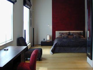 寝室 赤いポリッシュプラスターのZenスタイル, 澤山乃莉子 DESIGN & ASSOCIATES LTD. 澤山乃莉子 DESIGN & ASSOCIATES LTD. Eclectic style bedroom