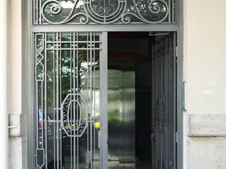 Rehabilitación en Comunidad Propietarios _ Zona Ensanche_Valencia, estudio de interiorismo pilar Gimeno estudio de interiorismo pilar Gimeno Classic style houses Iron/Steel