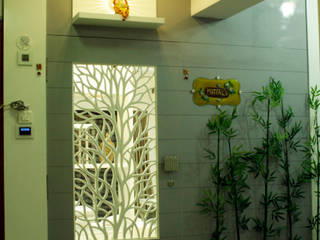 The entrance door with wooden jali work homify Modern houses Plywood
